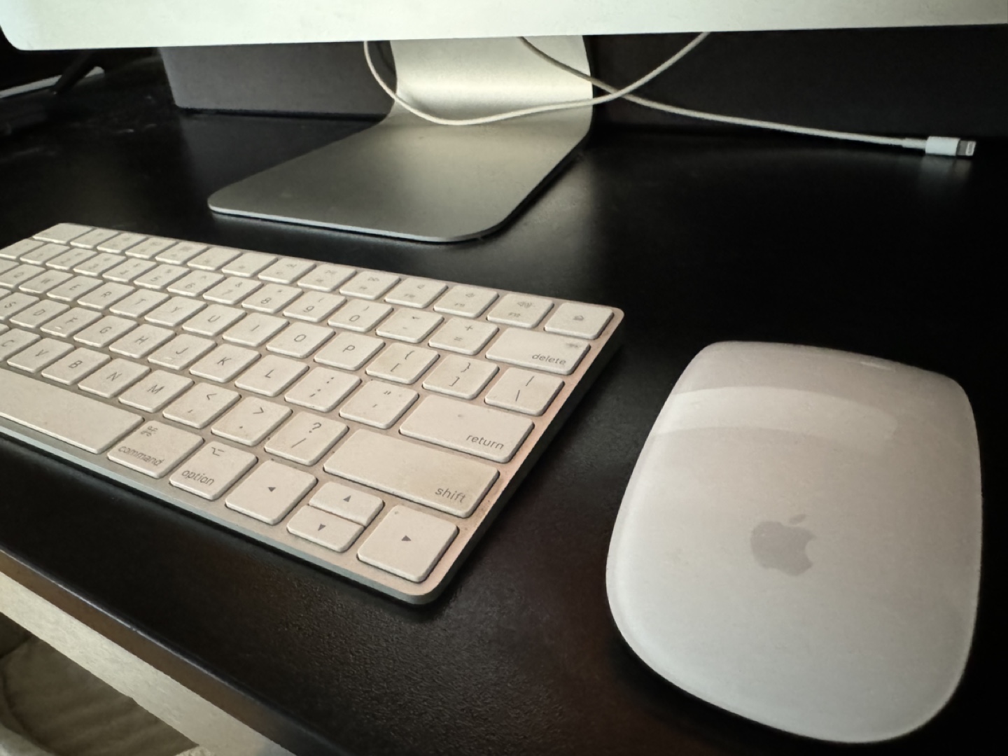 Apple iMac 21.5-inch 2017 Intel Quad Core i5 3ghz - photo 4