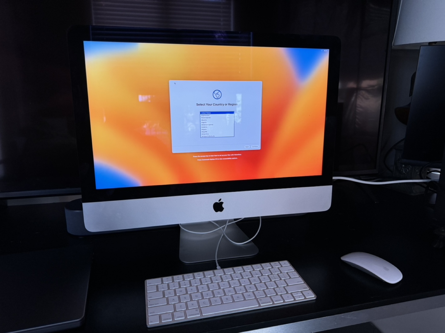 Apple iMac 21.5-inch 2017 Intel Quad Core i5 3ghz - photo 2