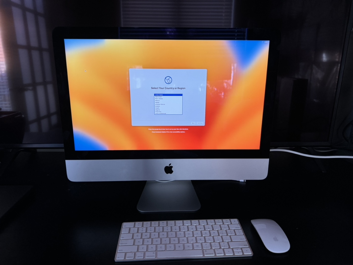 Apple iMac 21.5-inch 2017 Intel Quad Core i5 3ghz
