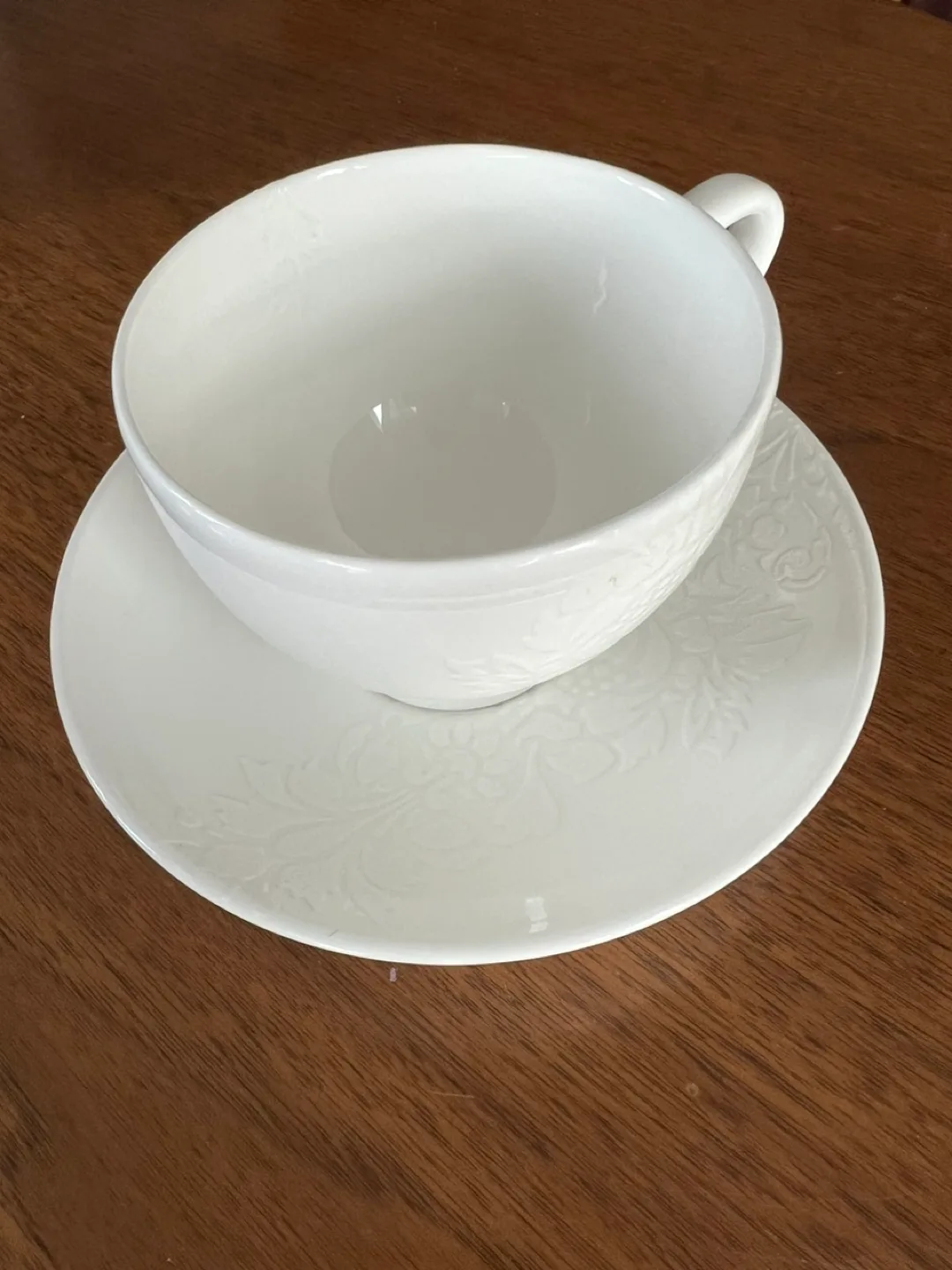 Royal Doulton Serenity Teacups and Saucers image indicator(5)