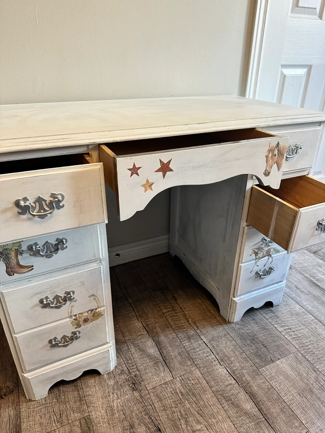 White Desk with Horse Decals image indicator(5)