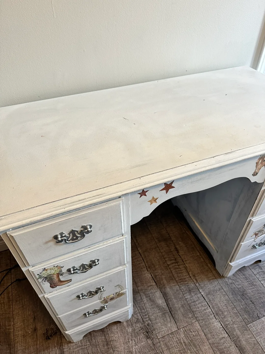 White Desk with Horse Decals image indicator(4)