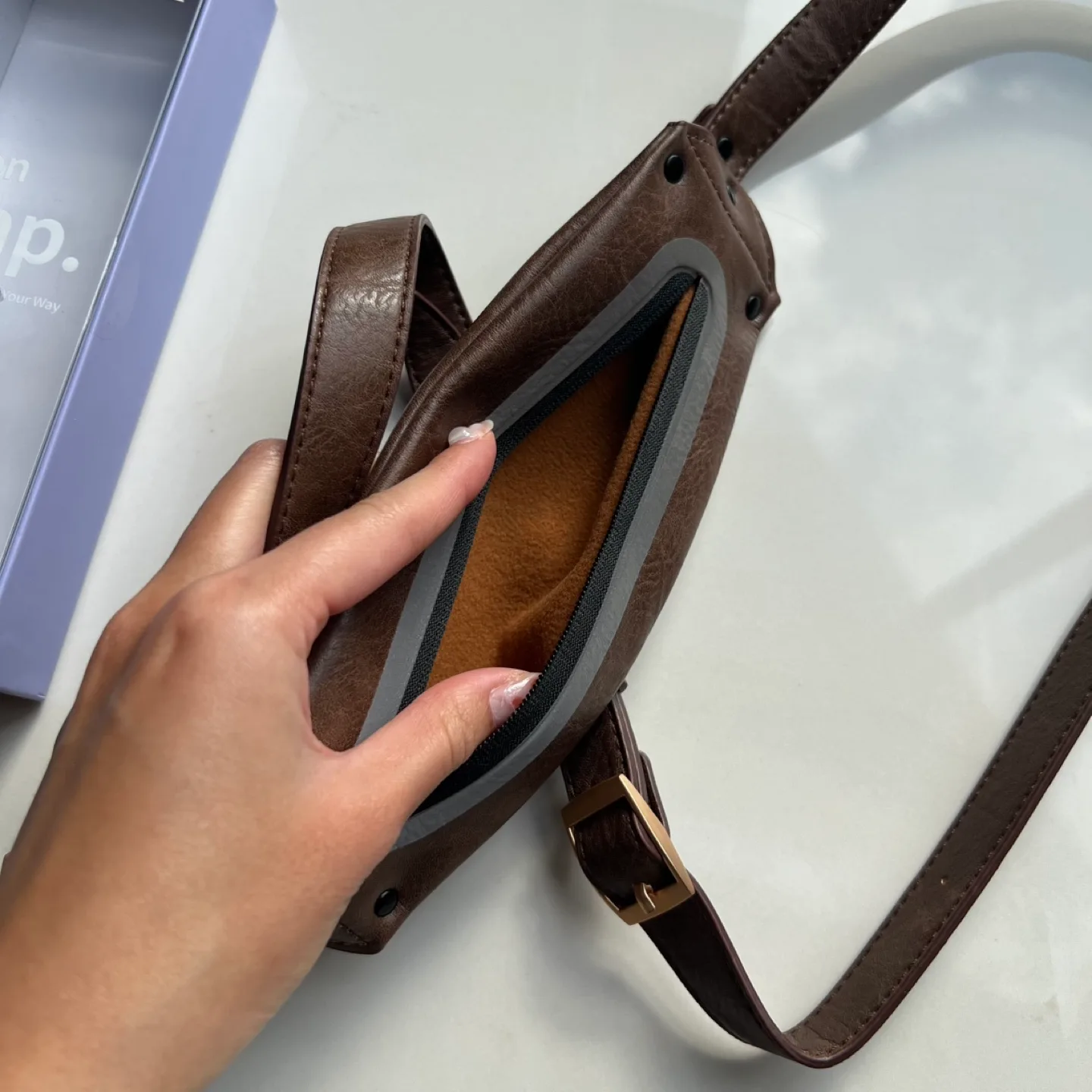 Leather Phone Body Strap image indicator(4)