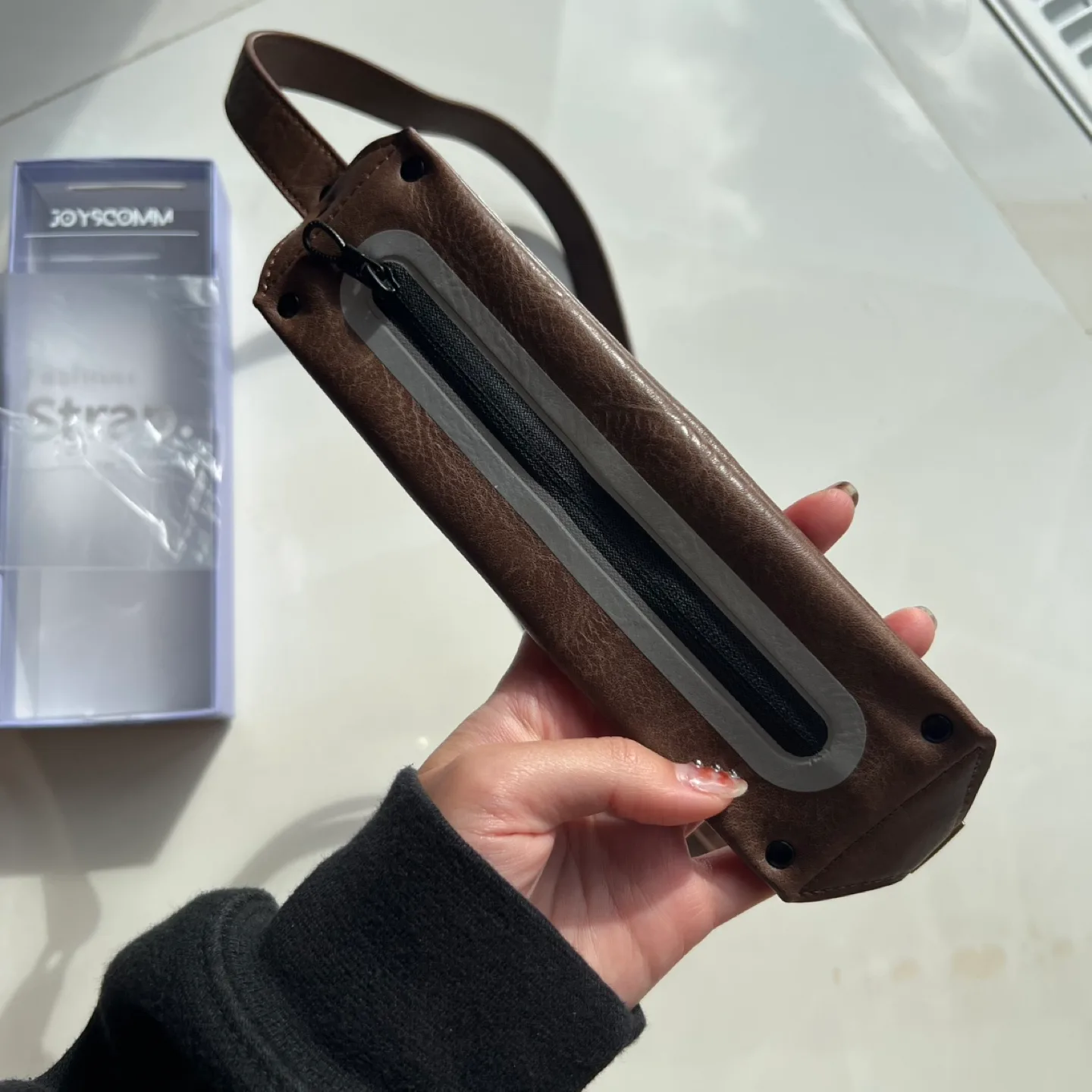 Leather Phone Body Strap image indicator(2)