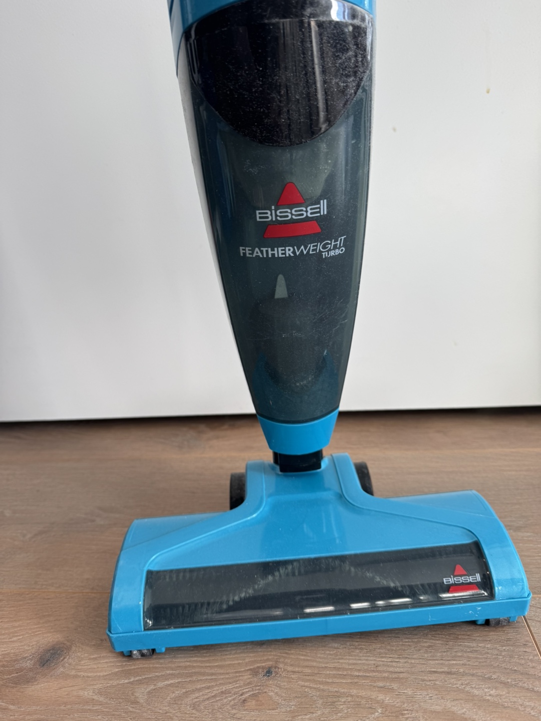 Bissell Featherweight Turbo Vacuum - photo 2