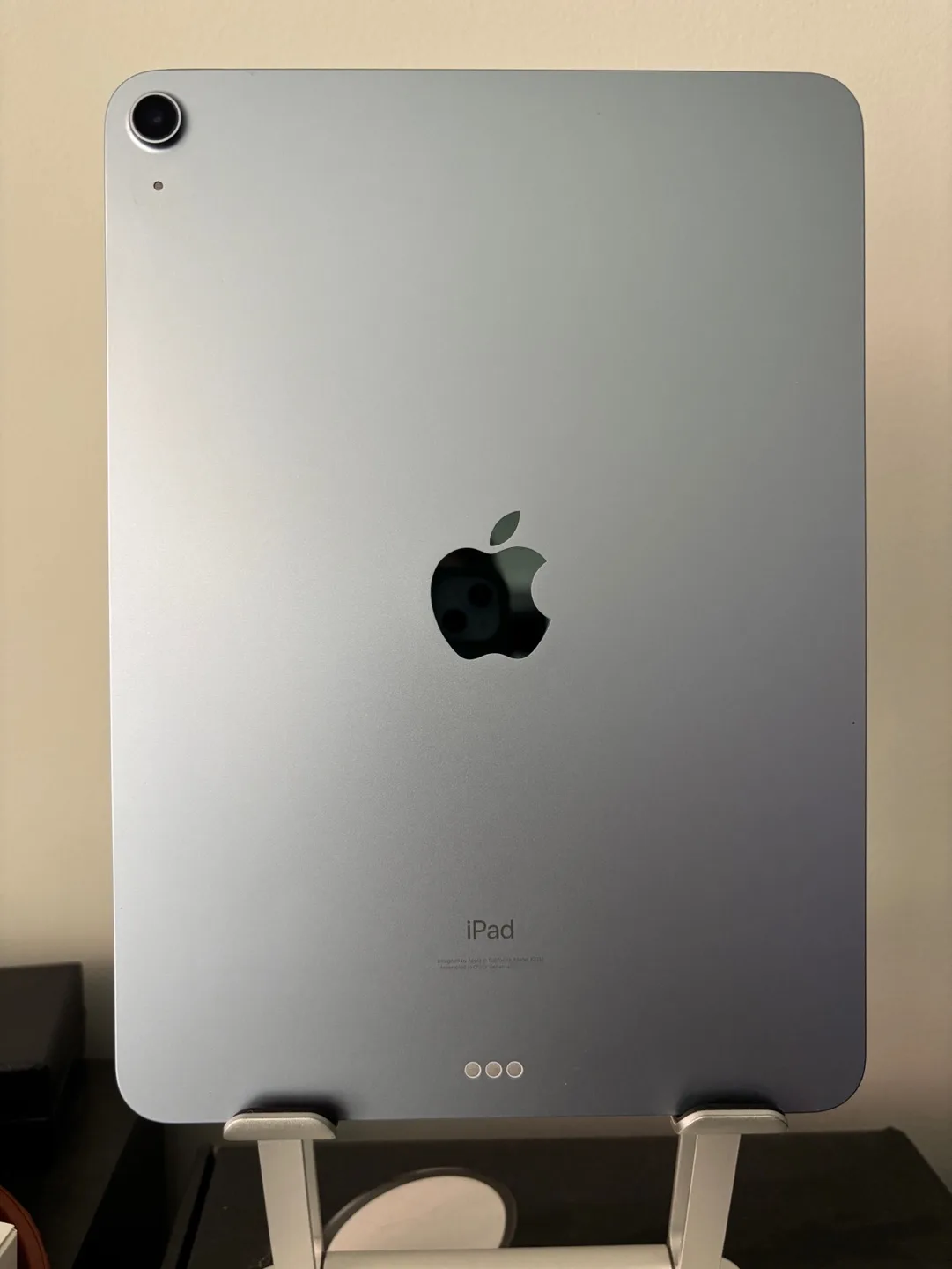 iPad Air 4th Generation 64GB image indicator(2)
