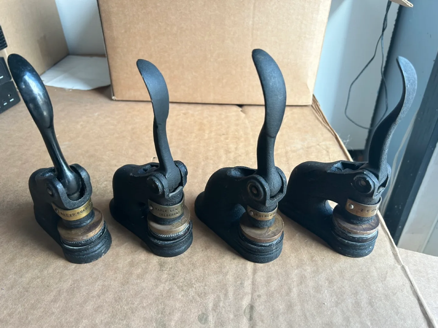 Vintage Seal Stamp from 1952 to 1962 image indicator(5)