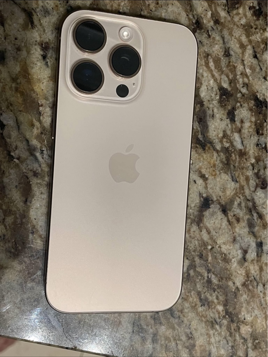 iPhone 16 Pro 128GB Desert titanium