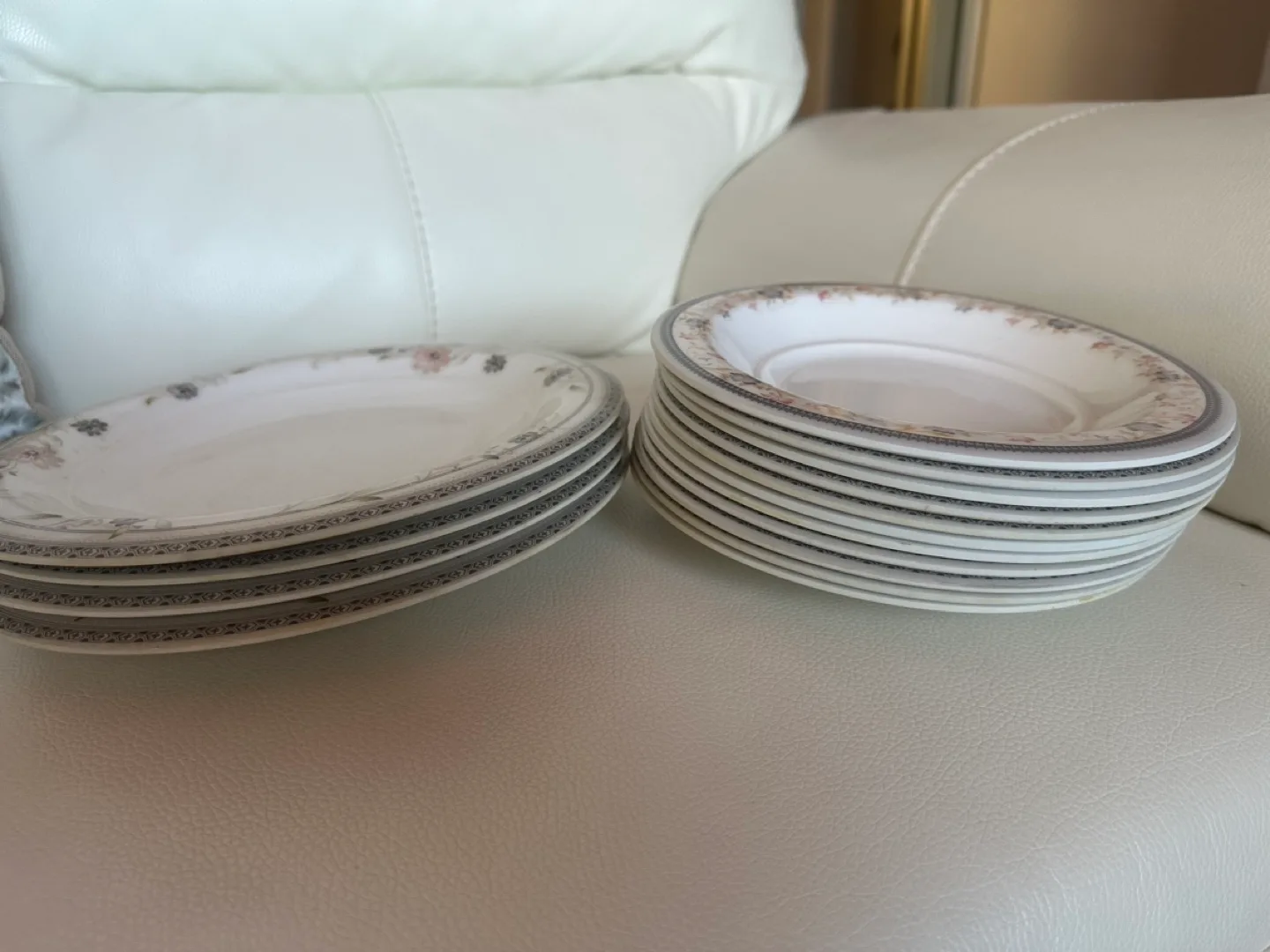 Set of Dinner and Dessert Plates image indicator(3)