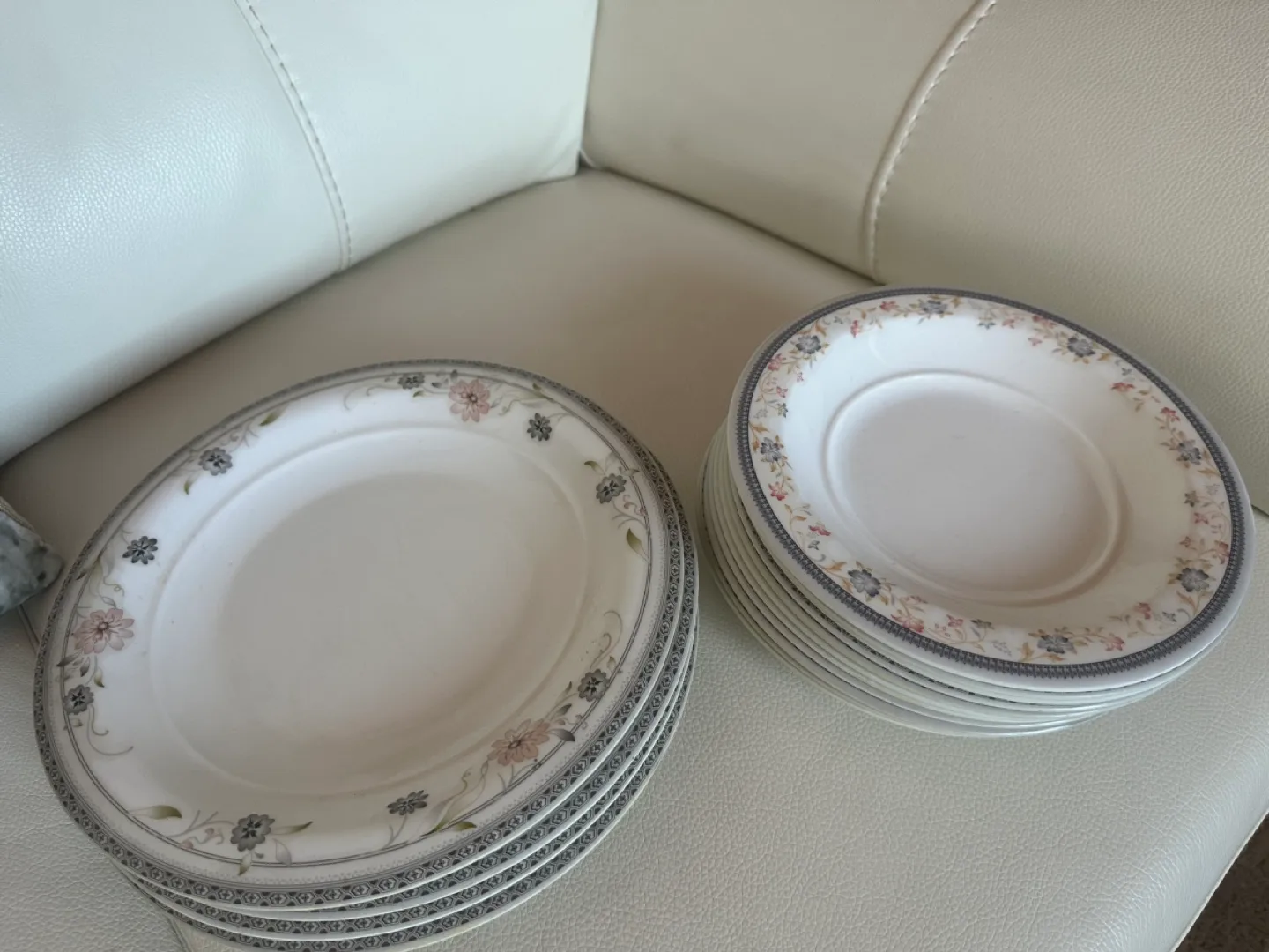 Set of Dinner and Dessert Plates thumbnail