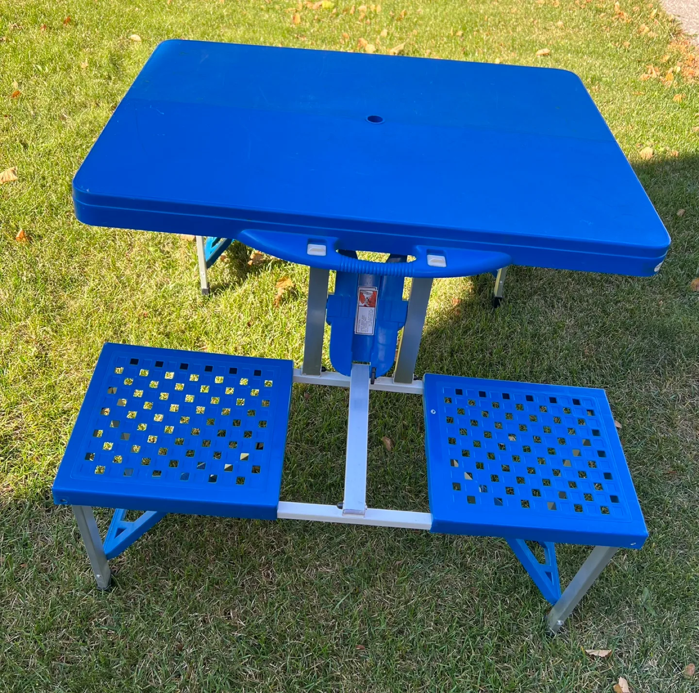 Vintage Foldable Picnic Table with Chairs image indicator(3)