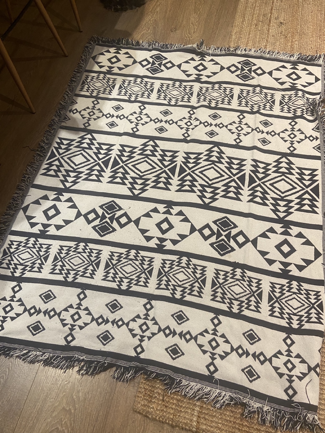 Navy and White Woven Throw Blanket - photo 3