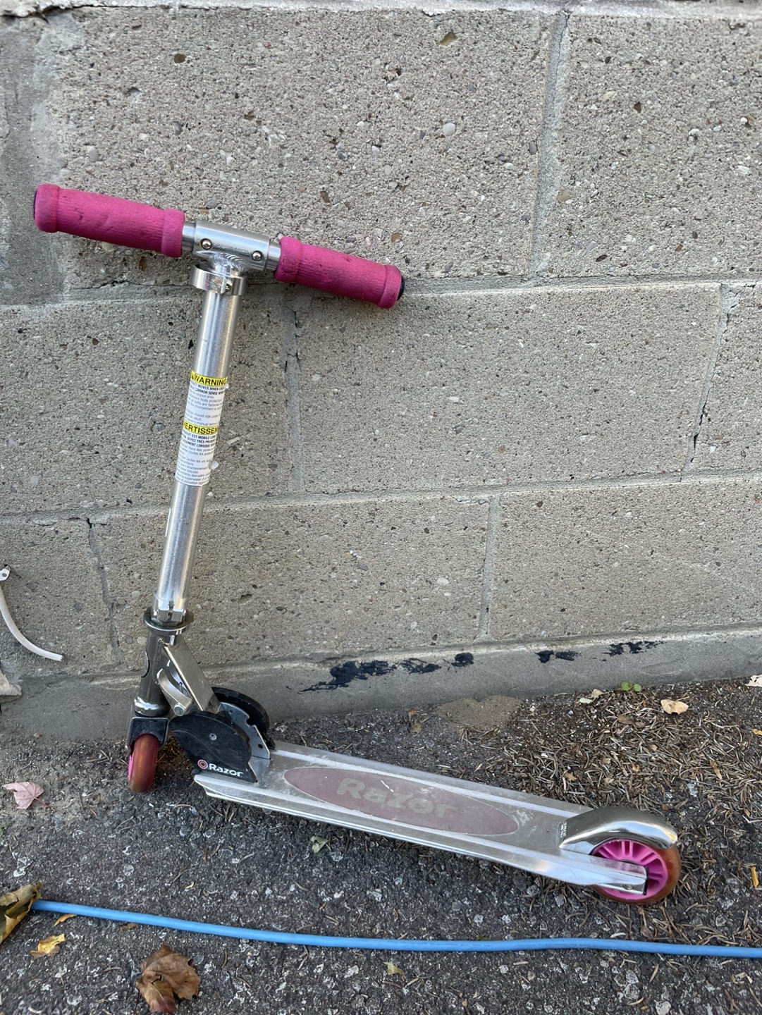 Free* Razor Scooter - photo 2