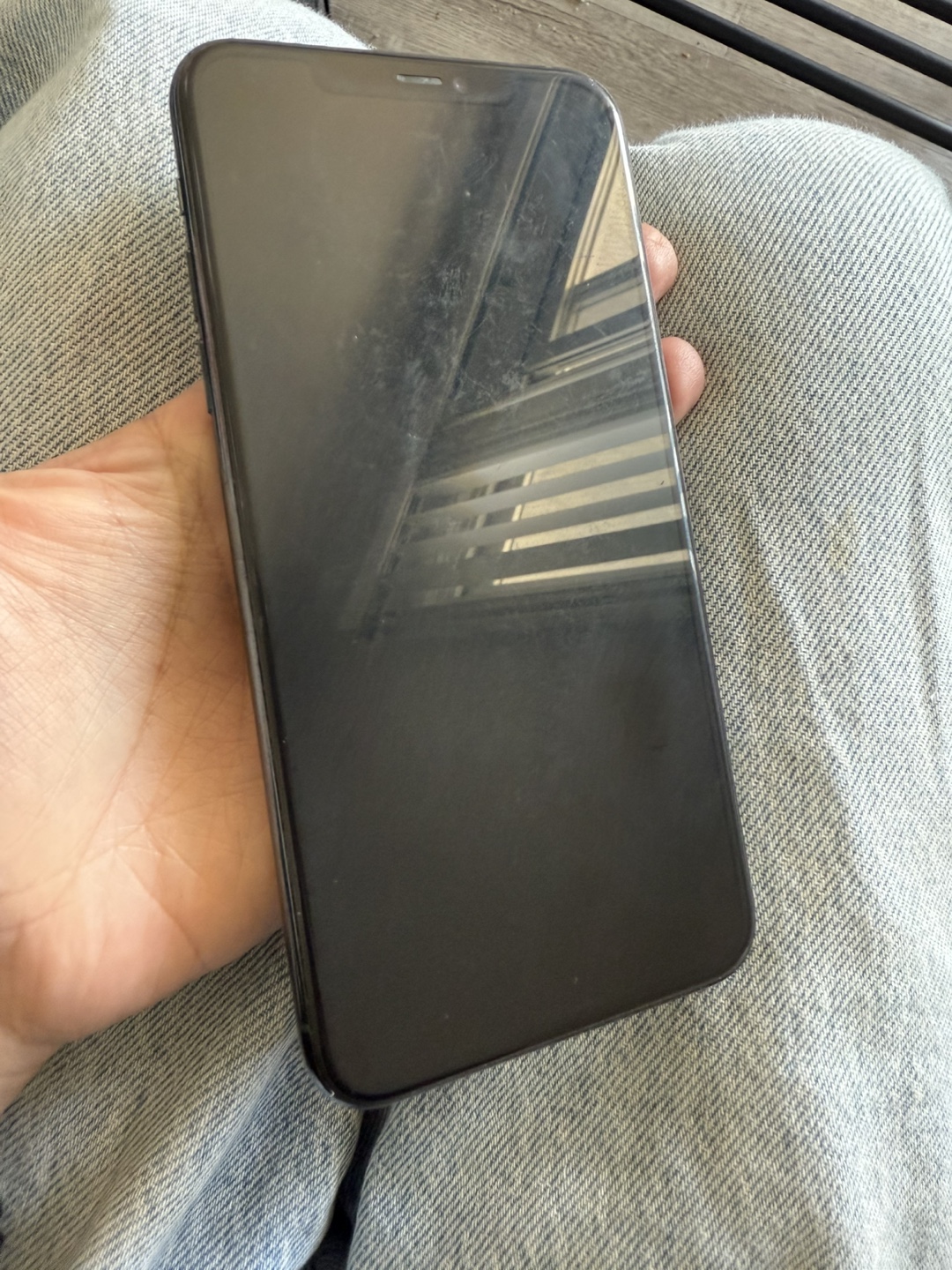 iPhone 11 Pro Max - photo 2