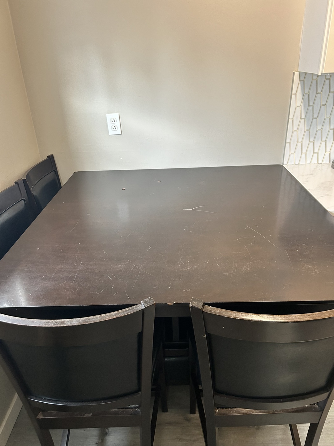 Square dining table set with four chairs - photo 4