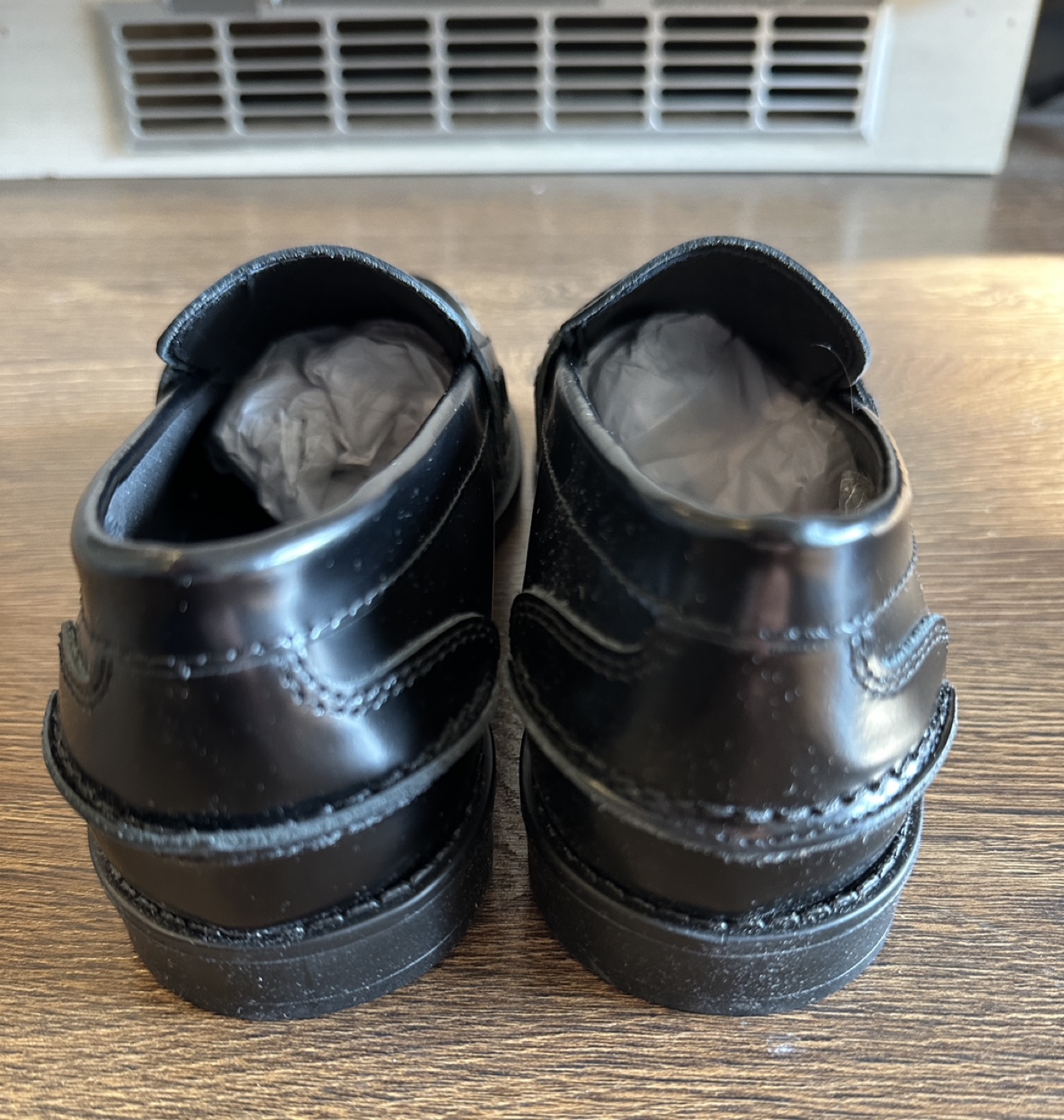 BNIB Mimosa Black Leather Loafers - Size 5 - photo 5