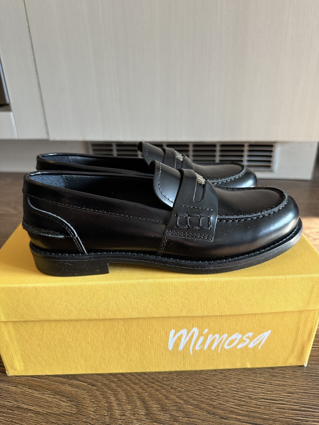 BNIB Mimosa Black Leather Loafers - Size 5 - photo 2