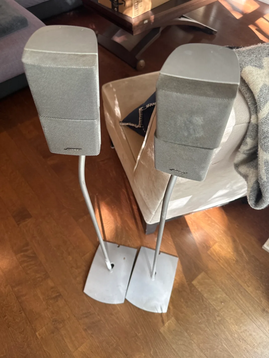 Bose Surround Speakers and base image indicator(4)