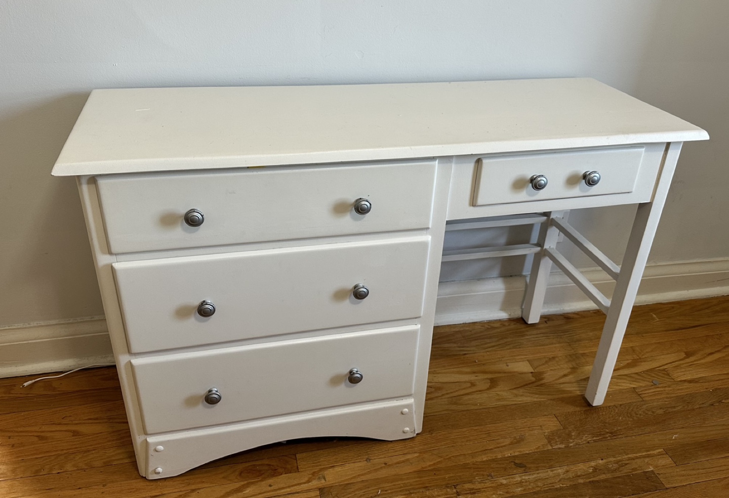 White Dresser/Vanity - photo 3