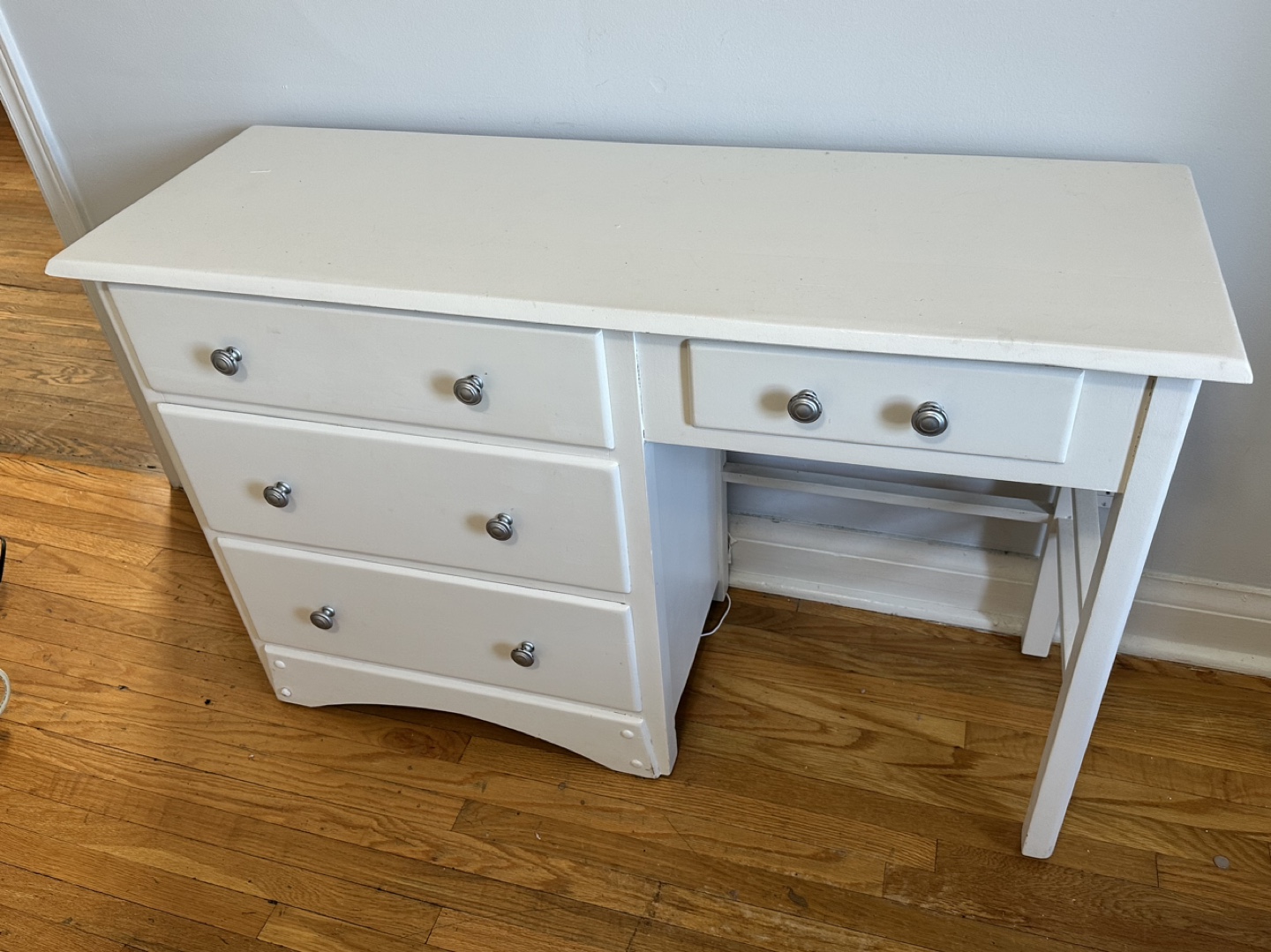 White Dresser/Vanity