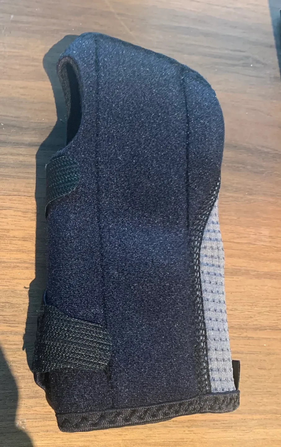 NEW Tensor Adjustable Wrist Brace image indicator(4)