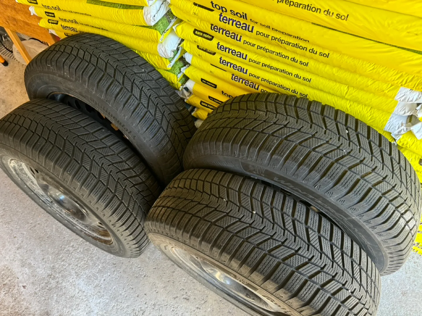 Continental Winter Tires with Rims image indicator(2)