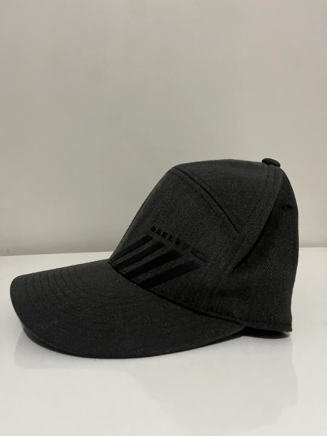 Oakley Black Baseball Cap arcteryx acg tnf image indicator(2)