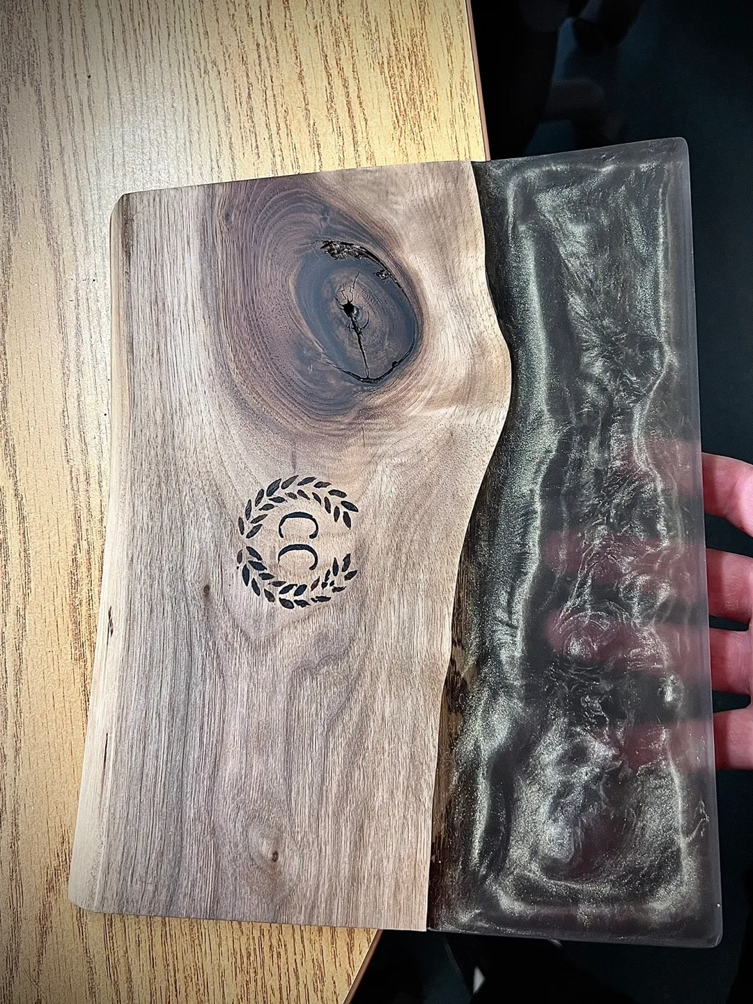 Walnut resin charcuterie Board image indicator(3)