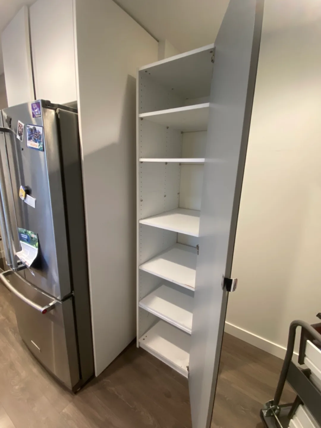 White Cabinet with Mirror image indicator(2)