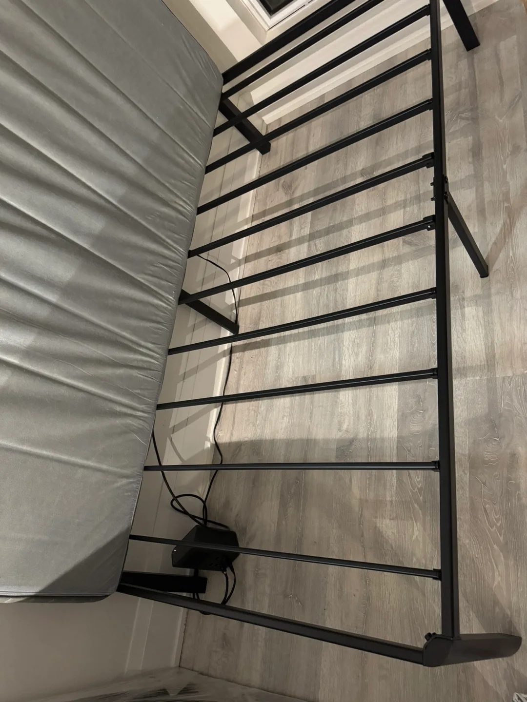 Zinus Metal Bed Frame twin image indicator(2)