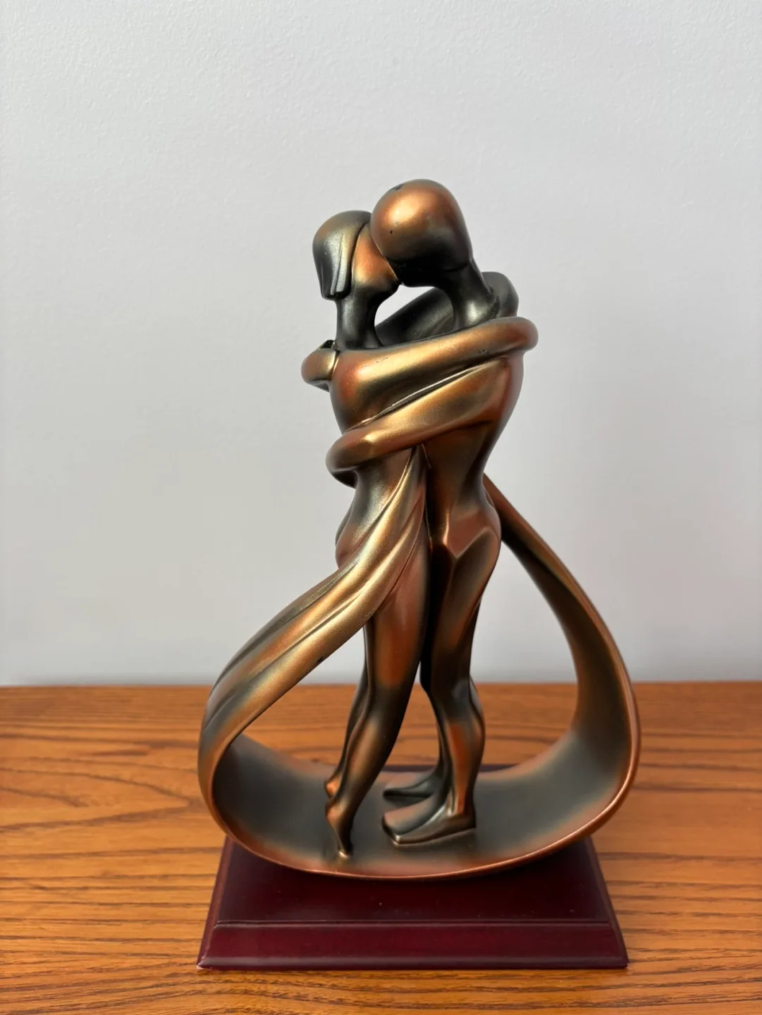 Couple Figurine thumbnail