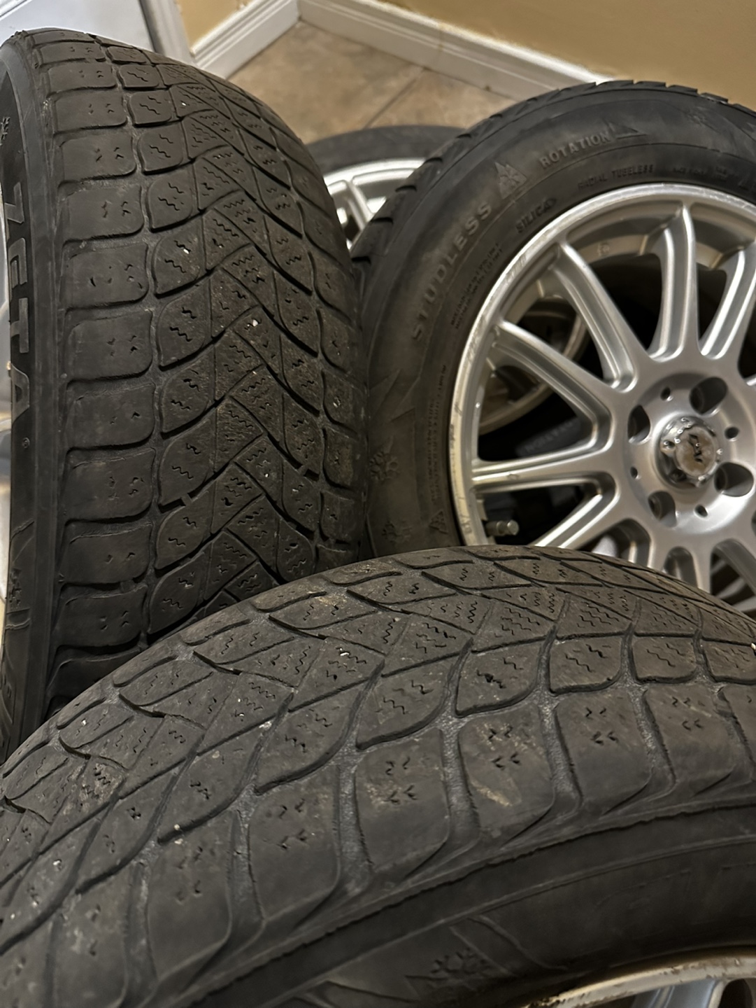 Set of 4 Winter Tires & Rims 185/65R15 - photo 4