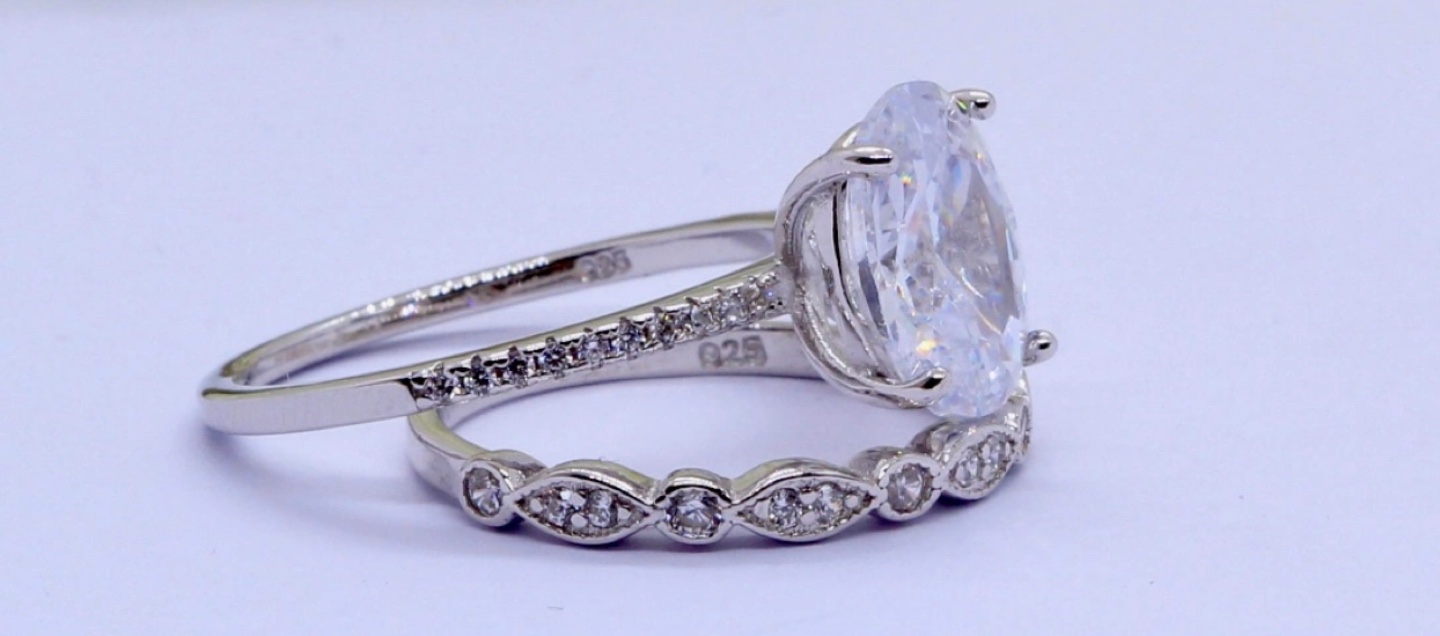 CZ!! Oval Cut Cubic Zirconia Engagement Ring 💍 Set - photo 2