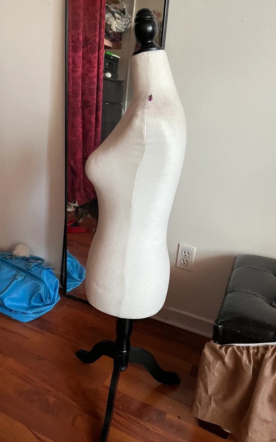 Female Dress Form Mannequin image indicator(2)