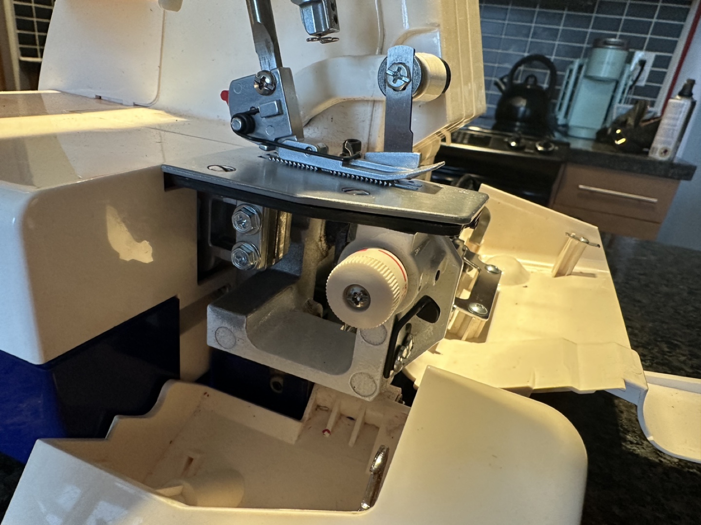 Serger Elna 344 Overlock Sewing Machine - photo 4