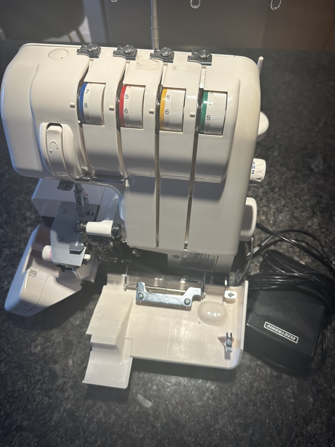 Serger Elna 344 Overlock Sewing Machine