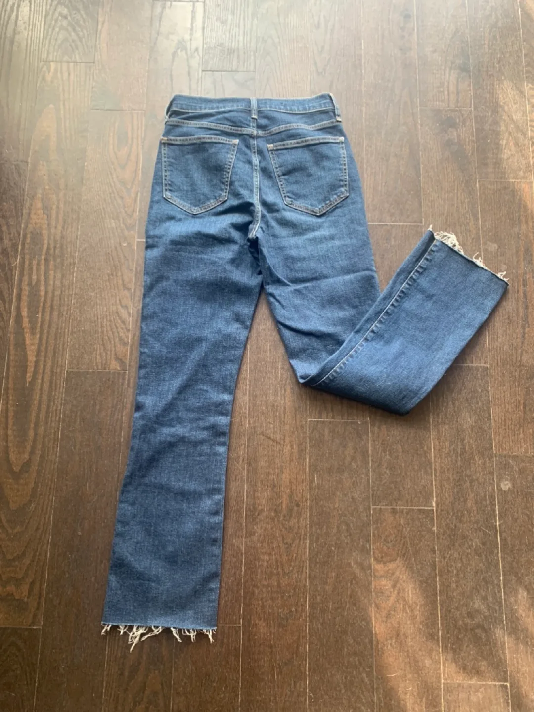 Gap high rise kick fit jeans in tall size 27 image indicator(5)