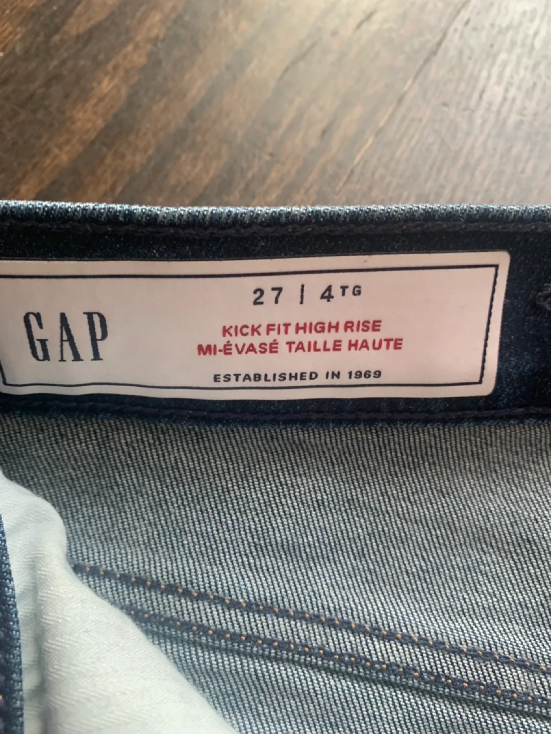 Gap high rise kick fit jeans in tall size 27 image indicator(6)