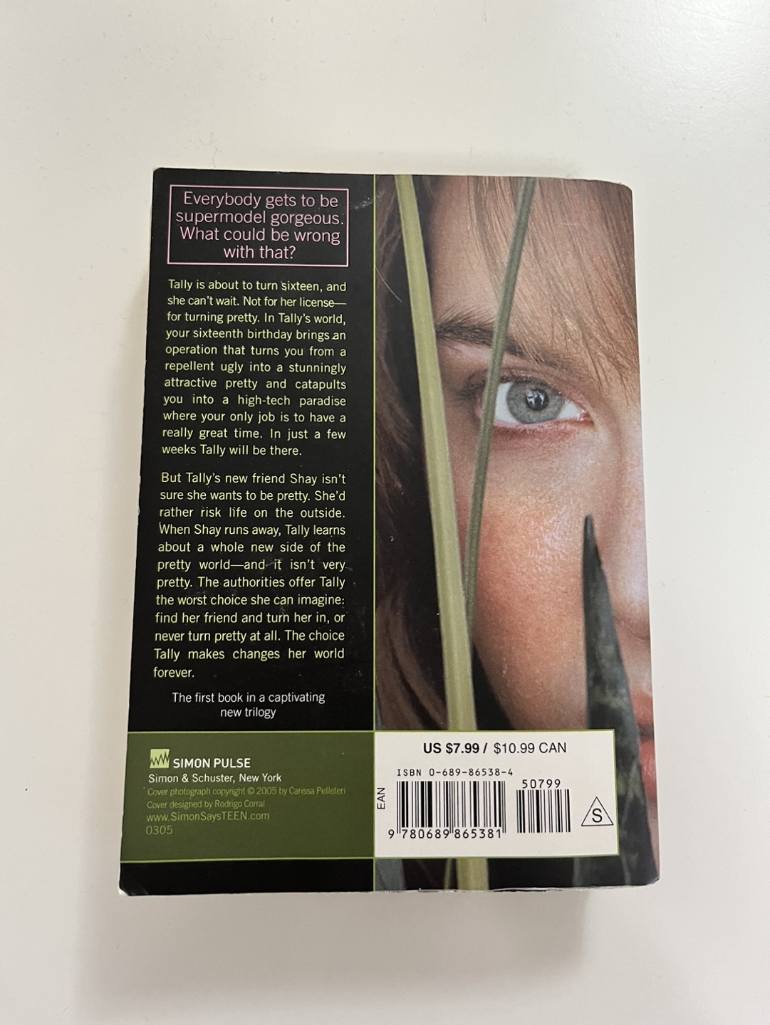 Uglies by Scott Westerfeld 🧡 - photo 2
