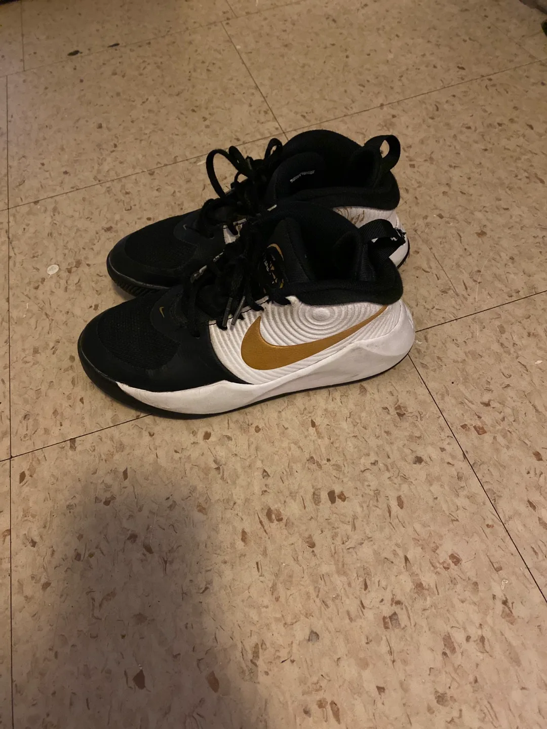 Nike Kids Basketball Shoes image indicator(2)