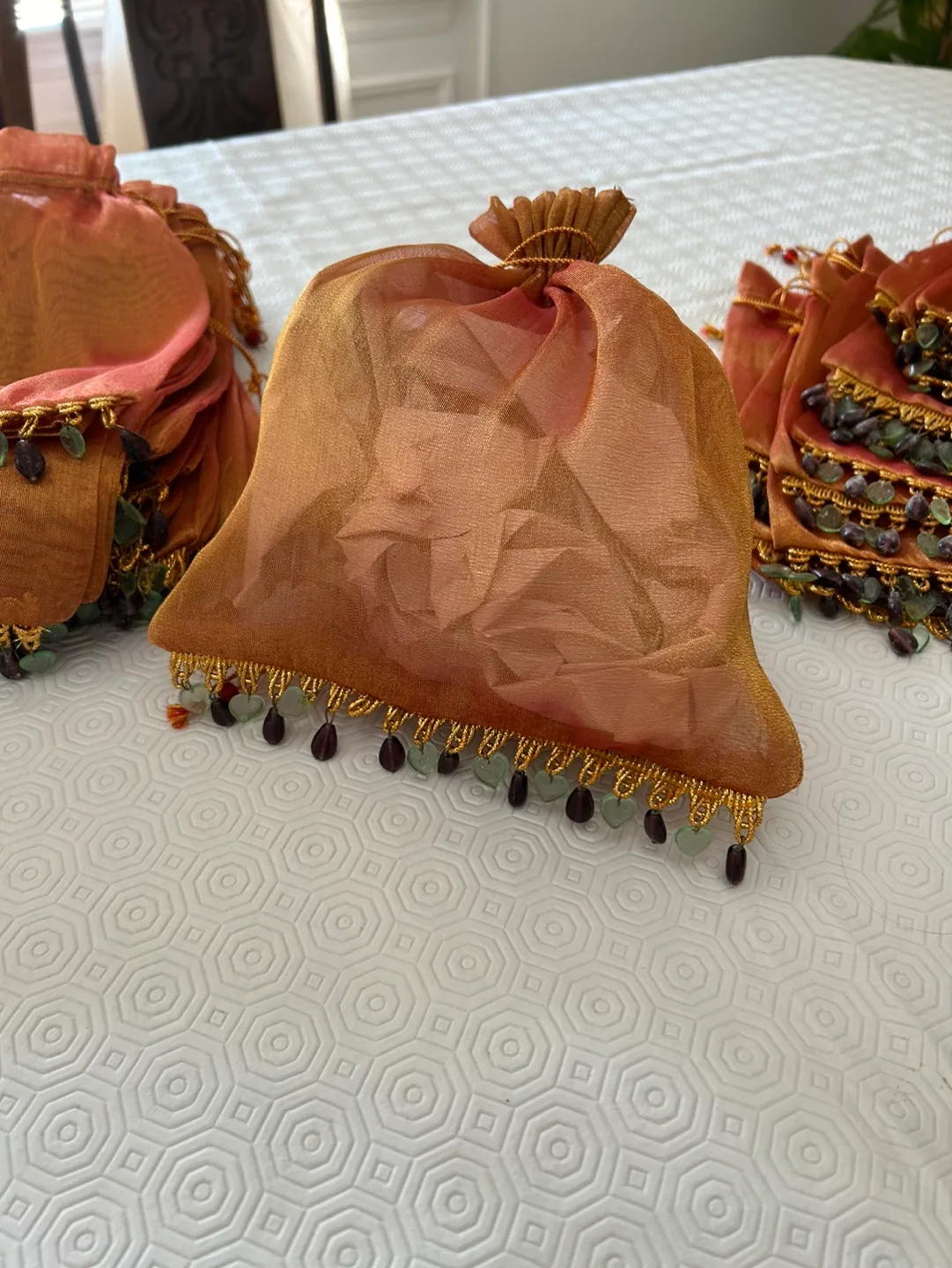 Gift bags with tie string image indicator(3)