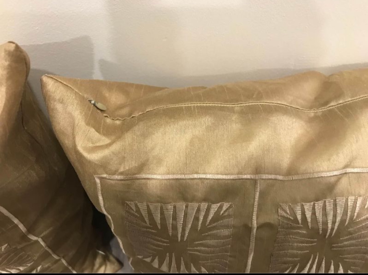 Set of 2 Gold Pillow Covers - photo 3