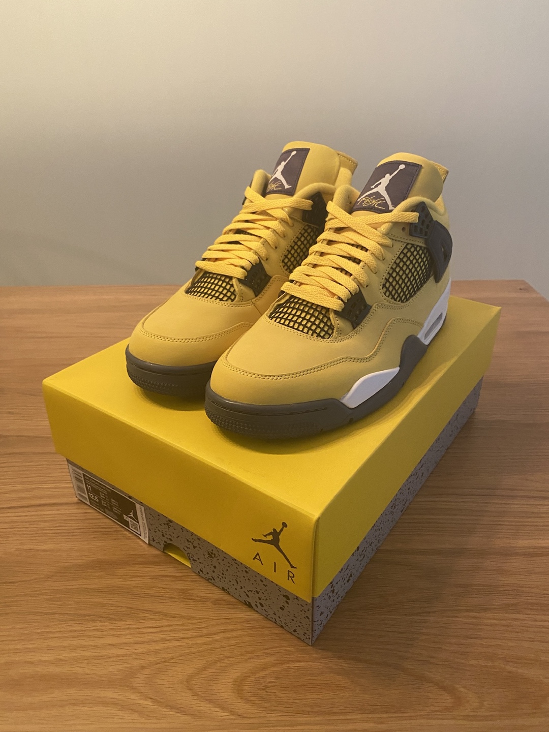 Air Jordan 4 Retro 'lighting ' Size 11