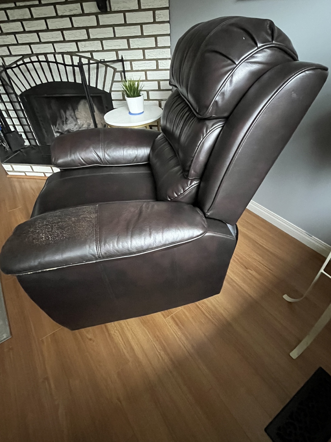 Brown Leather Recliner - photo 3