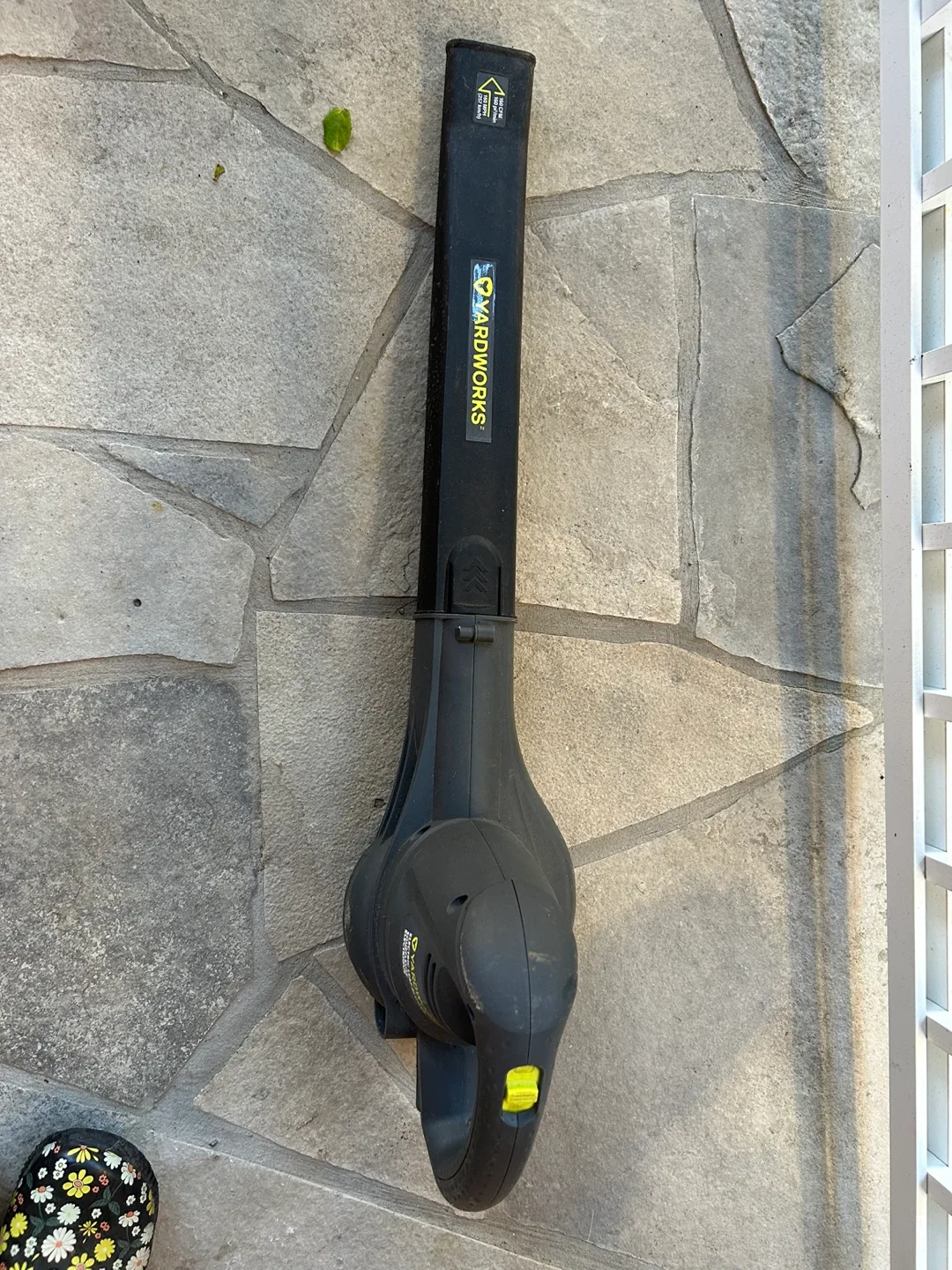 Yardworks Electric Leaf Blower thumbnail