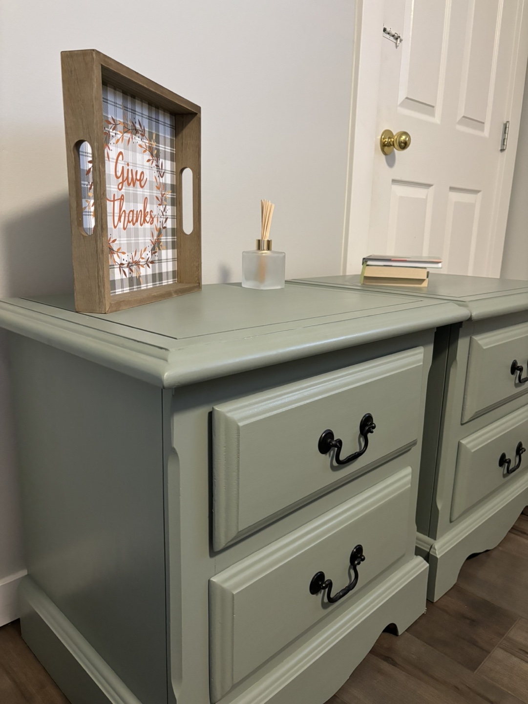 Pair of Nightstands - photo 5