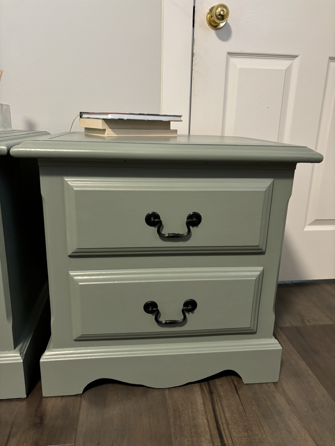 Pair of Nightstands - photo 4