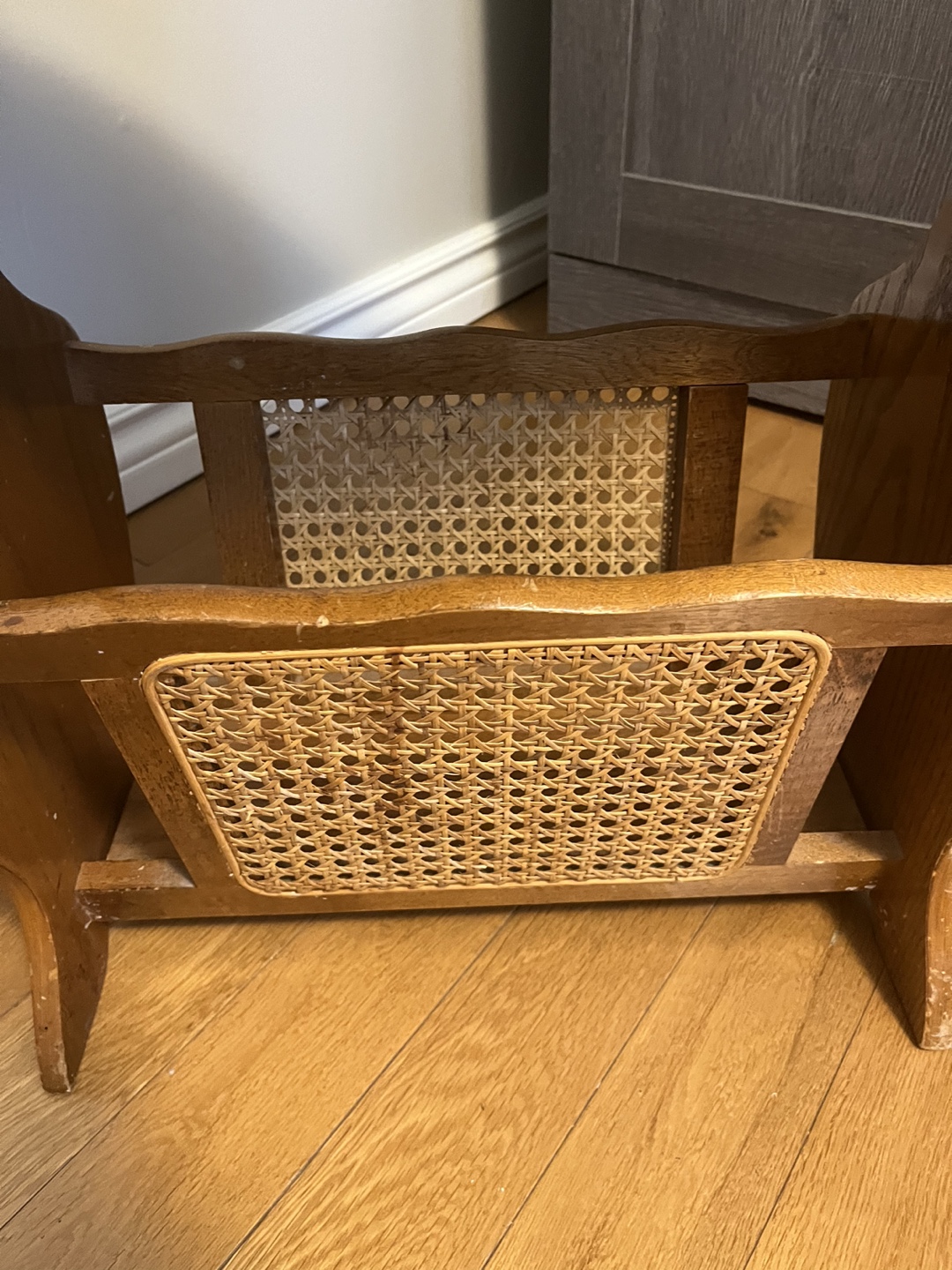 Wooden Magazine Rack End Table - photo 4