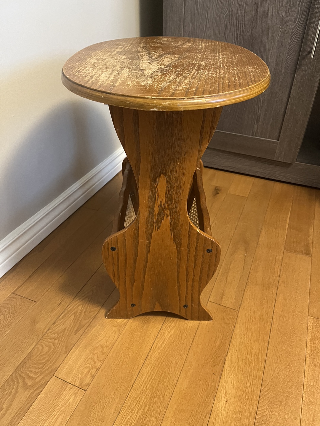Wooden Magazine Rack End Table - photo 2