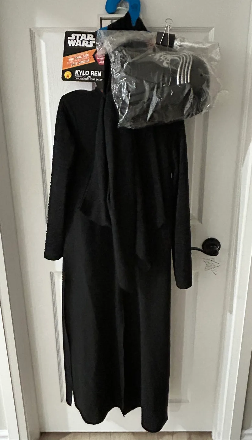 Star Wars Kylo Ren Child Costume - Size Medium image indicator(3)